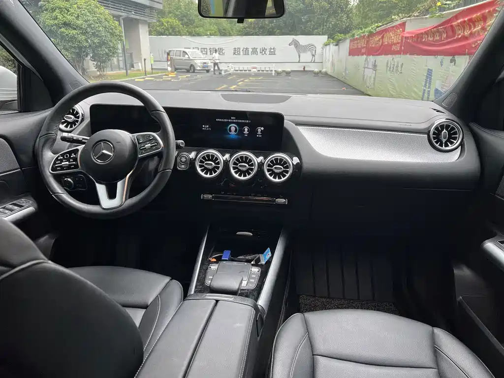 Mercedes-Benz GLA — фото 8