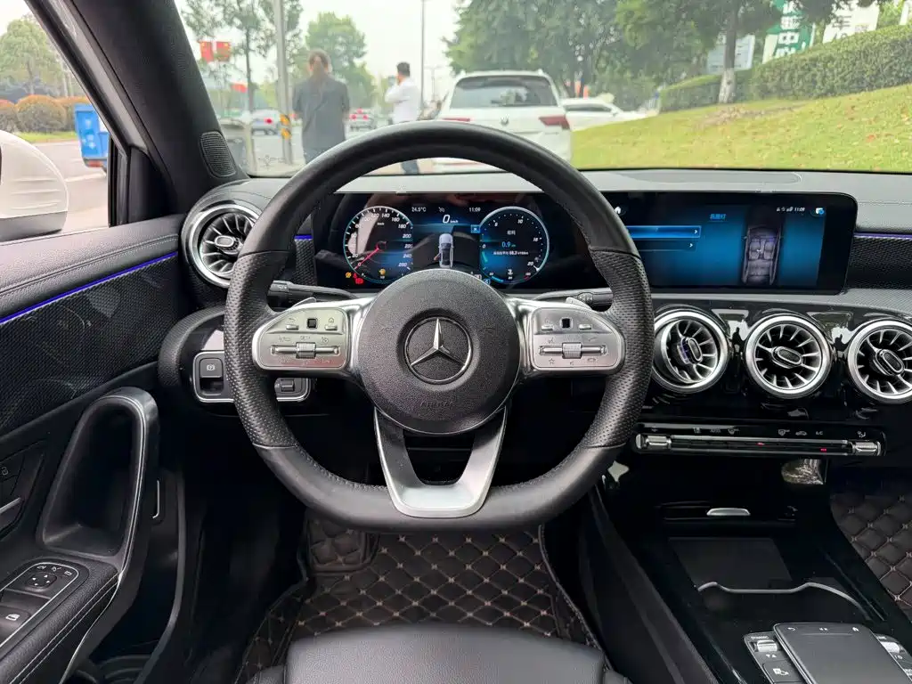 Mercedes-Benz A-Class — фото 14