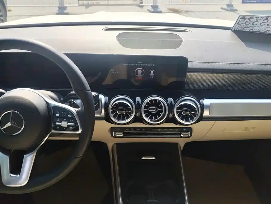 Mercedes-Benz EQB — фото 13
