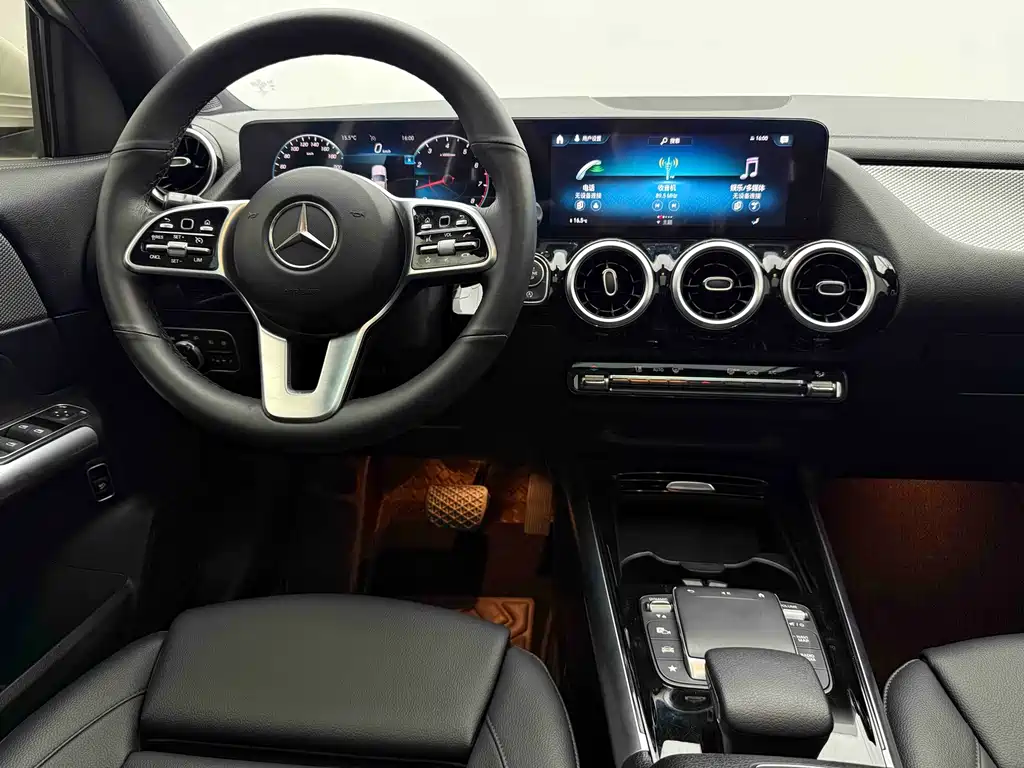 Mercedes-Benz GLA — фото 10