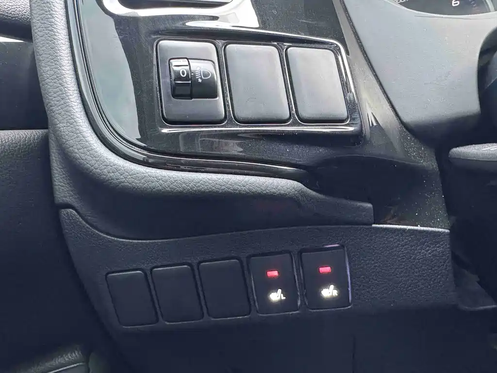 Mitsubishi Outlander — фото 11