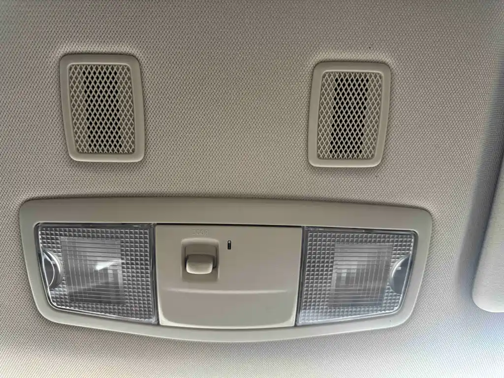 Mitsubishi Outlander — фото 14