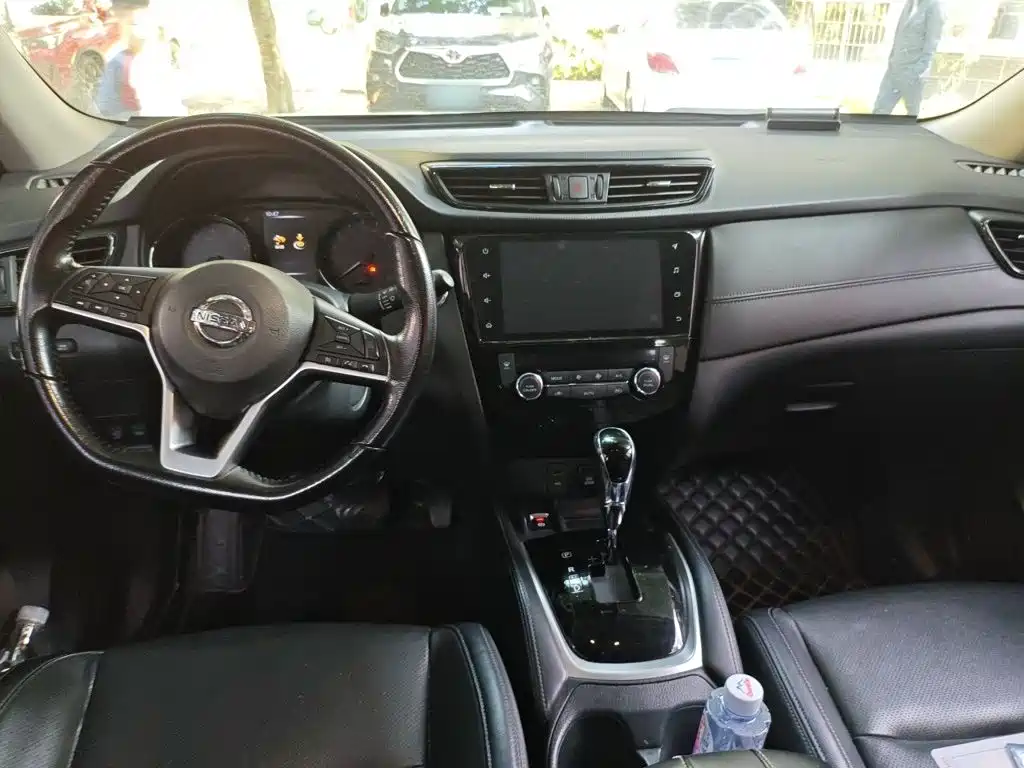 Nissan X-Trail — фото 10
