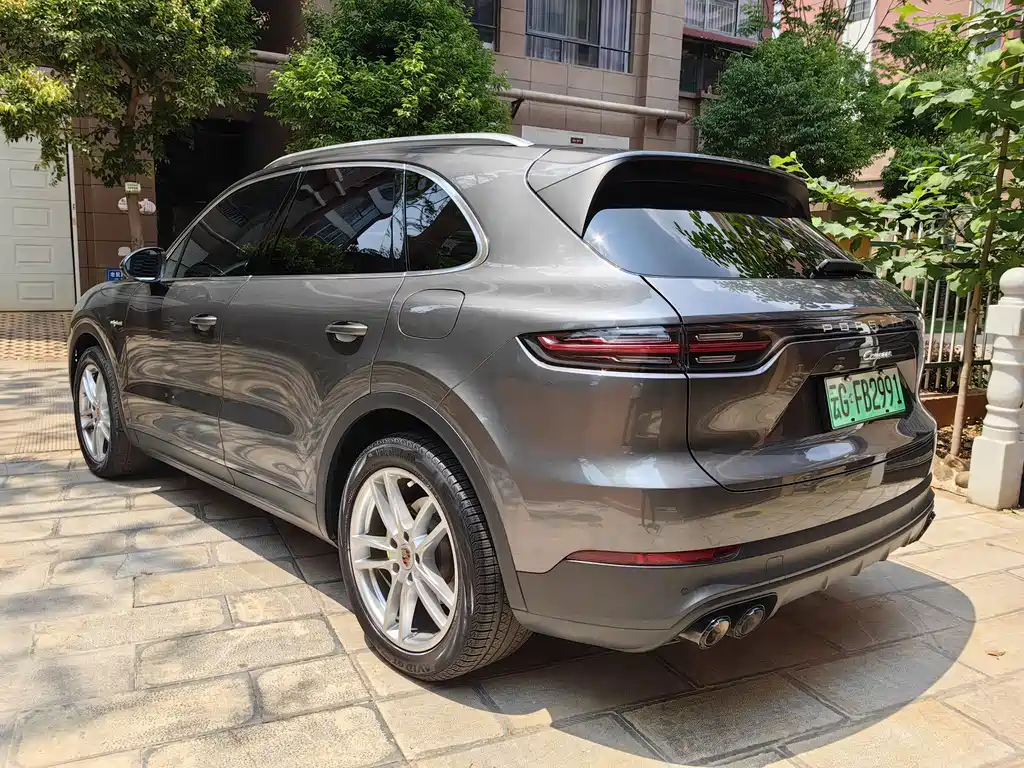 Porsche Cayenne Hybrid — фото 4