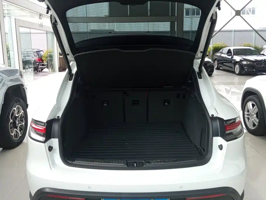 Porsche Macan — фото 4