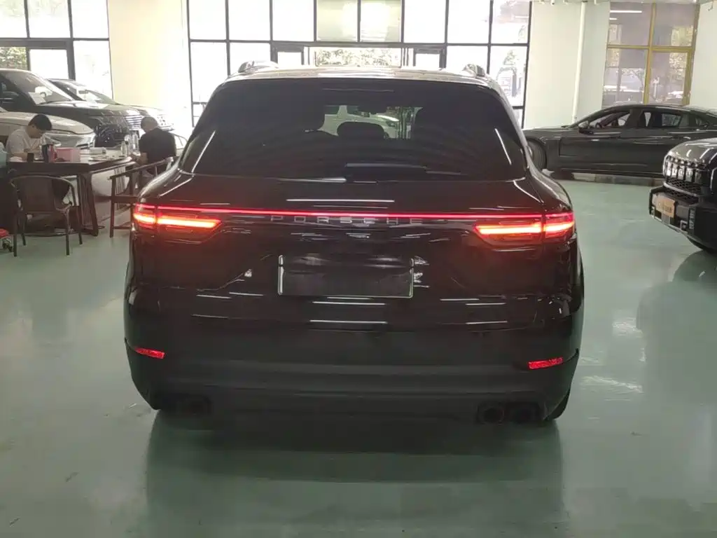 Porsche Cayenne Hybrid — фото 6