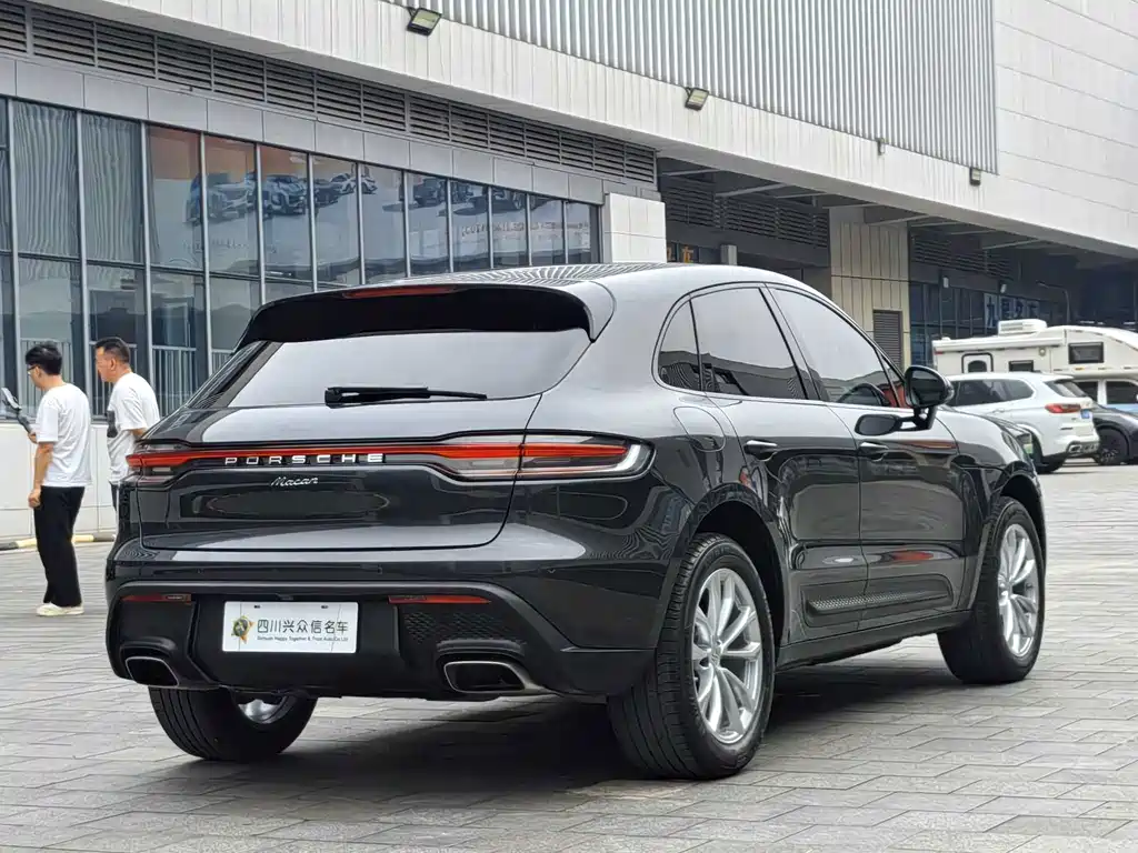 Porsche Macan — фото 7