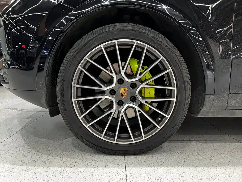 Porsche Cayenne Hybrid — фото 3