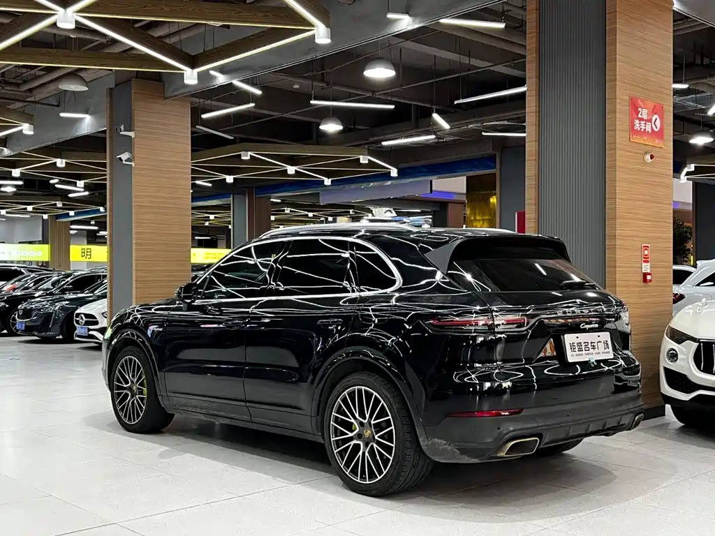 Porsche Cayenne Hybrid — фото 5