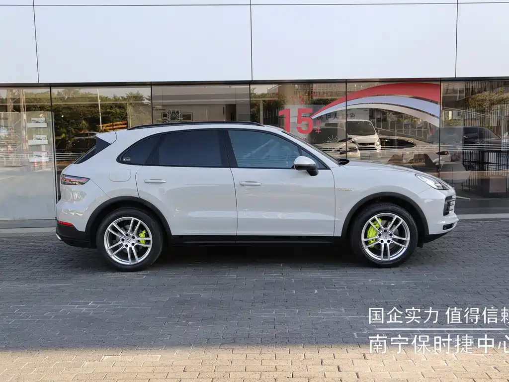 Porsche Cayenne Hybrid — фото 6