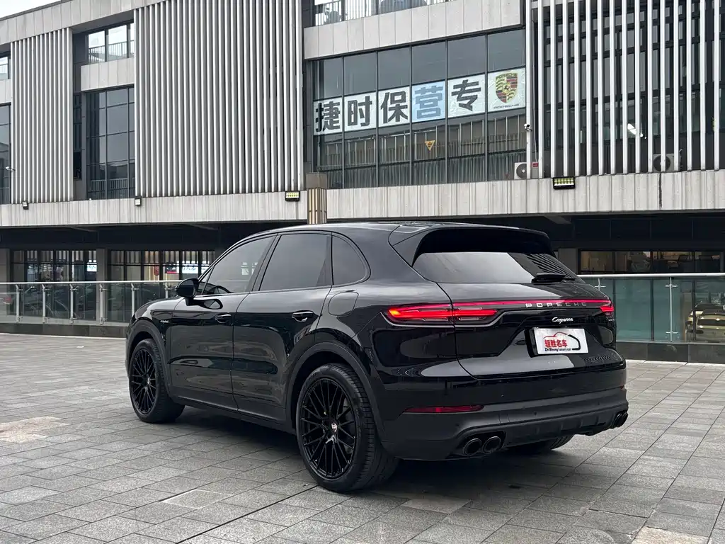 Porsche Cayenne Hybrid — фото 15