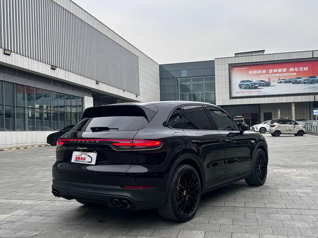 Porsche Cayenne Hybrid — фото 17