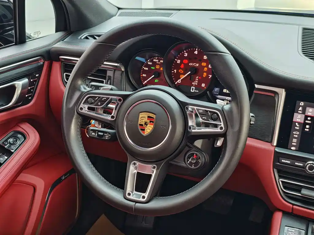 Porsche Macan — фото 10