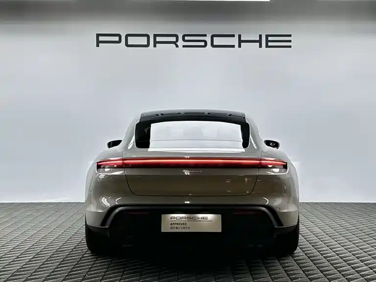 Porsche Taycan — фото 4