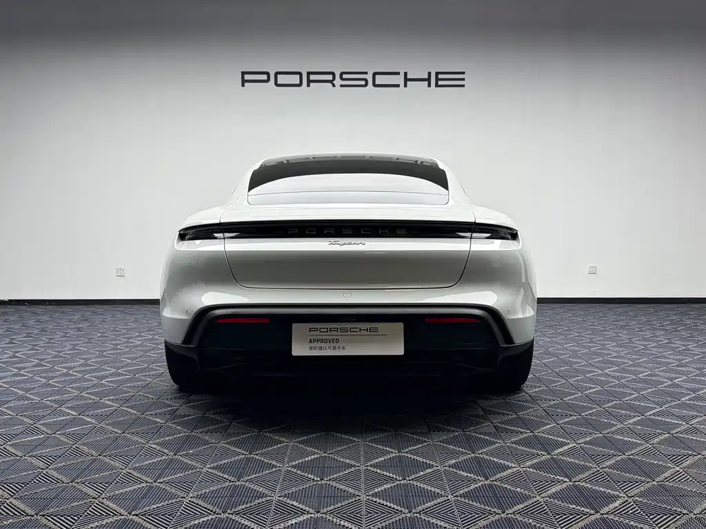 Porsche Taycan — фото 7