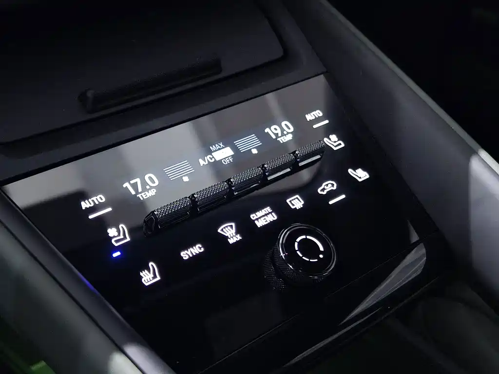 Porsche Macan EV — фото 15