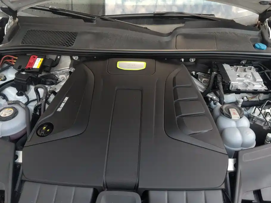 Porsche Cayenne Hybrid — фото 10