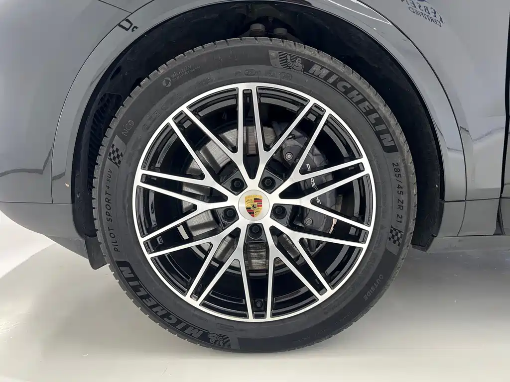 Porsche Cayenne — фото 8