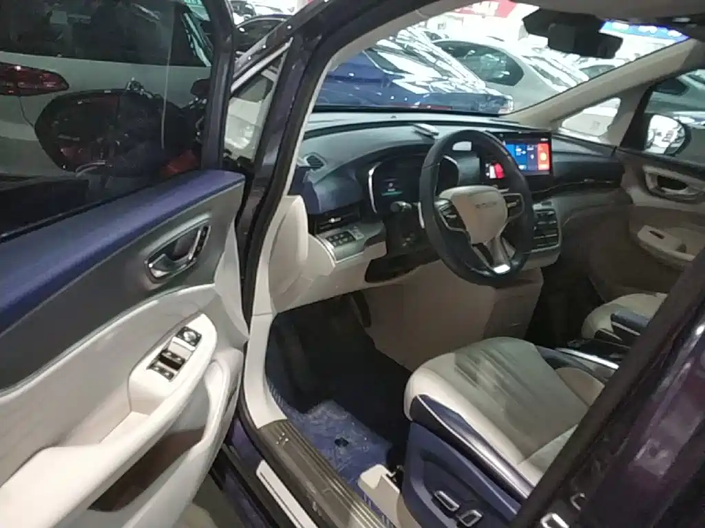 Roewe iMAX8 — фото 16