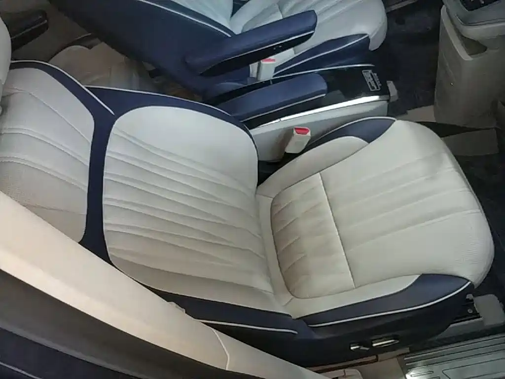 Roewe iMAX8 — фото 25
