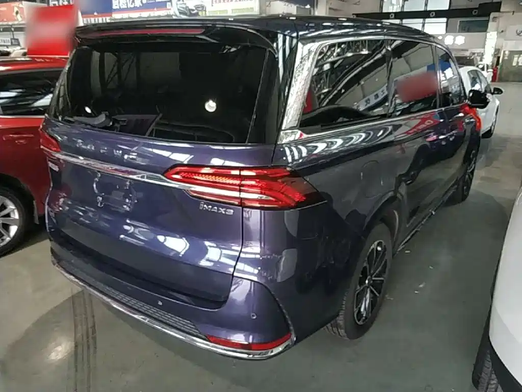 Roewe iMAX8 — фото 7