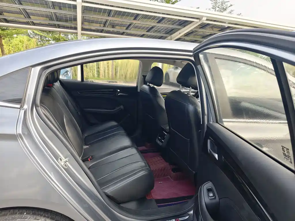 Roewe i5 — фото 13