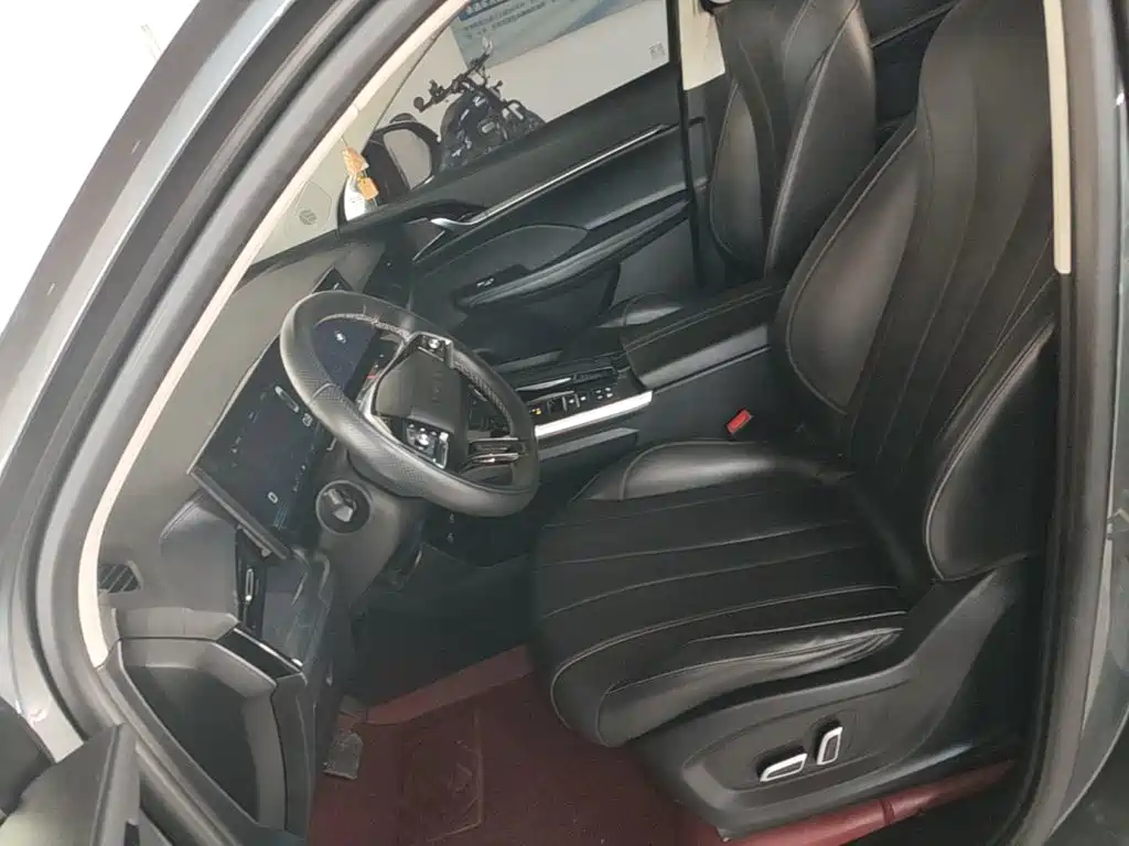 Roewe RX5 MAX — фото 15