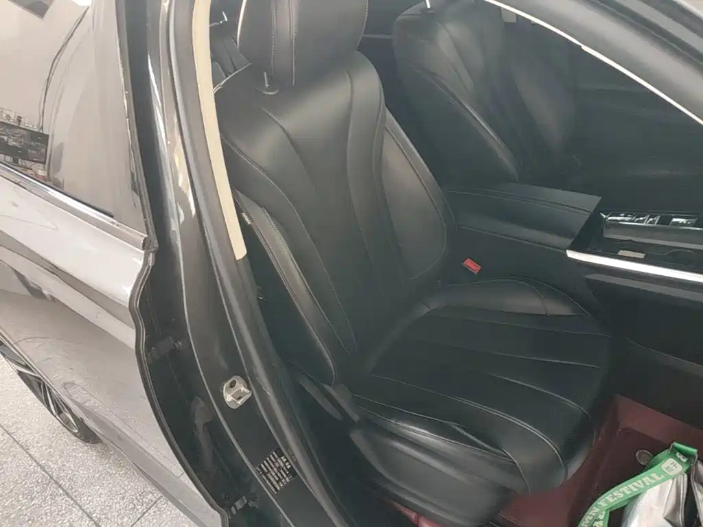 Roewe RX5 MAX — фото 25