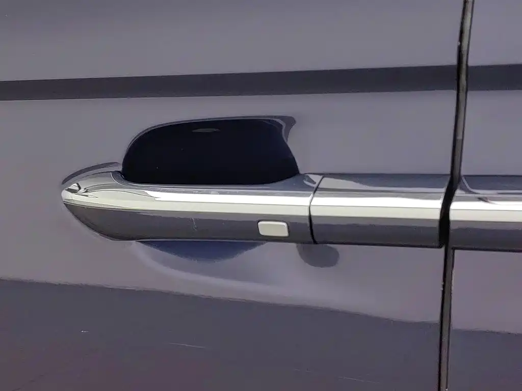 Roewe iMAX8 — фото 18