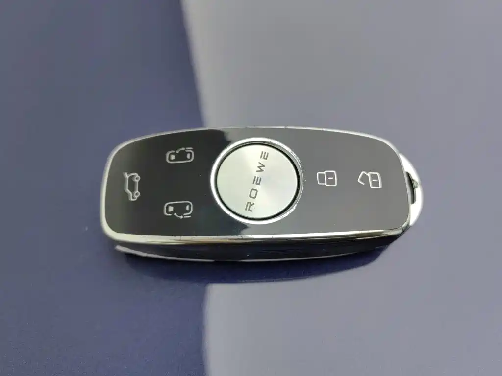 Roewe iMAX8 — фото 19
