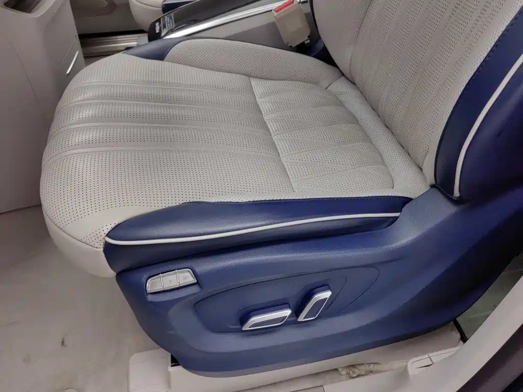 Roewe iMAX8 — фото 20