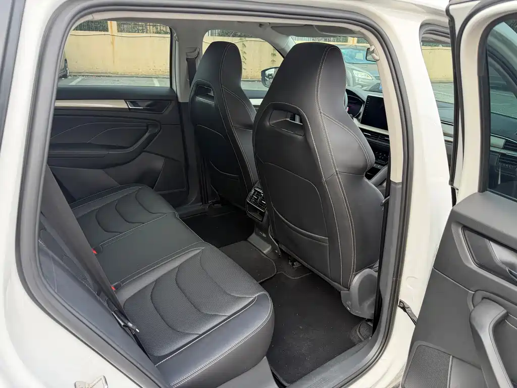 Skoda Kodiaq — фото 9