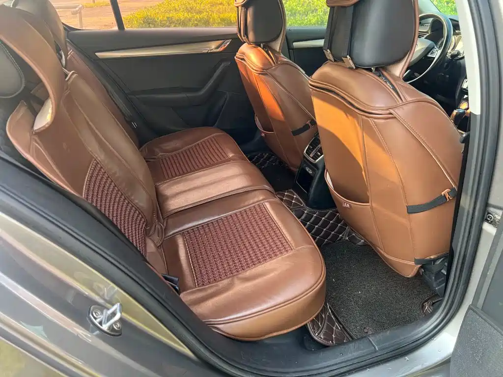 Skoda Octavia — фото 9