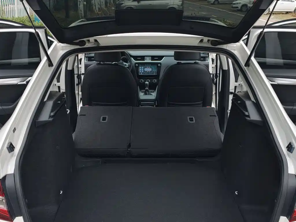 Skoda Octavia — фото 9