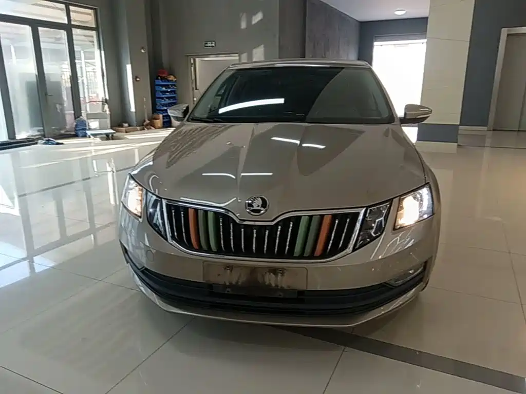 Skoda Octavia — фото 3