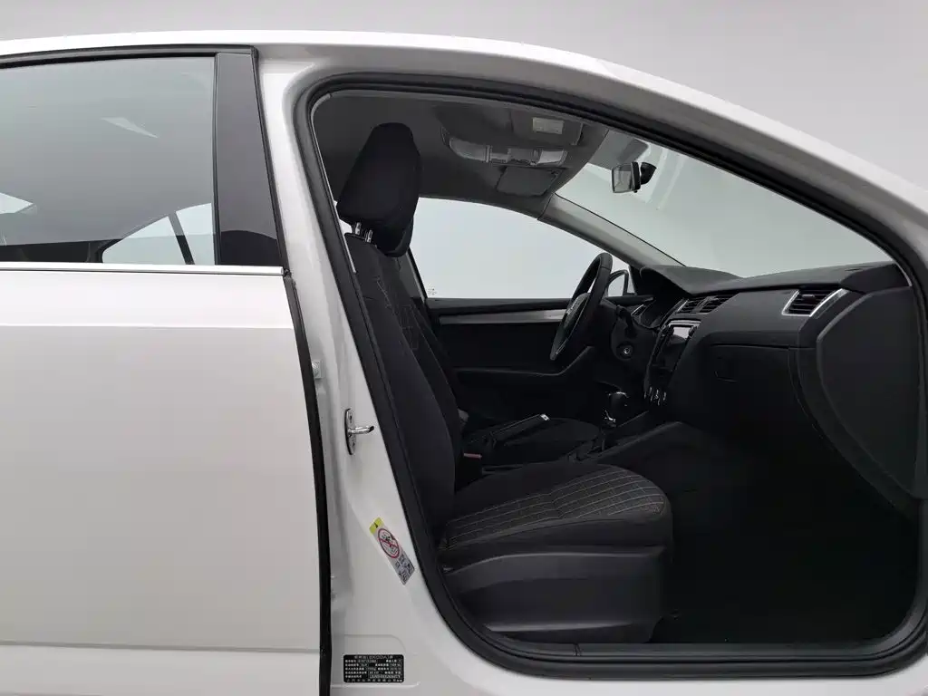 Skoda Octavia — фото 23