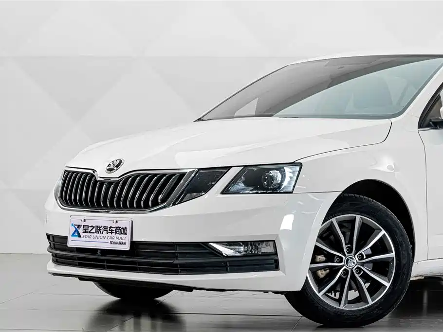 Skoda Octavia — фото 3