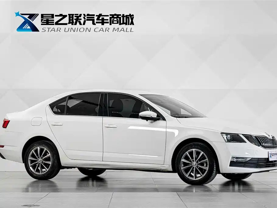 Skoda Octavia — фото 5