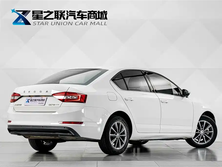 Skoda Octavia — фото 6