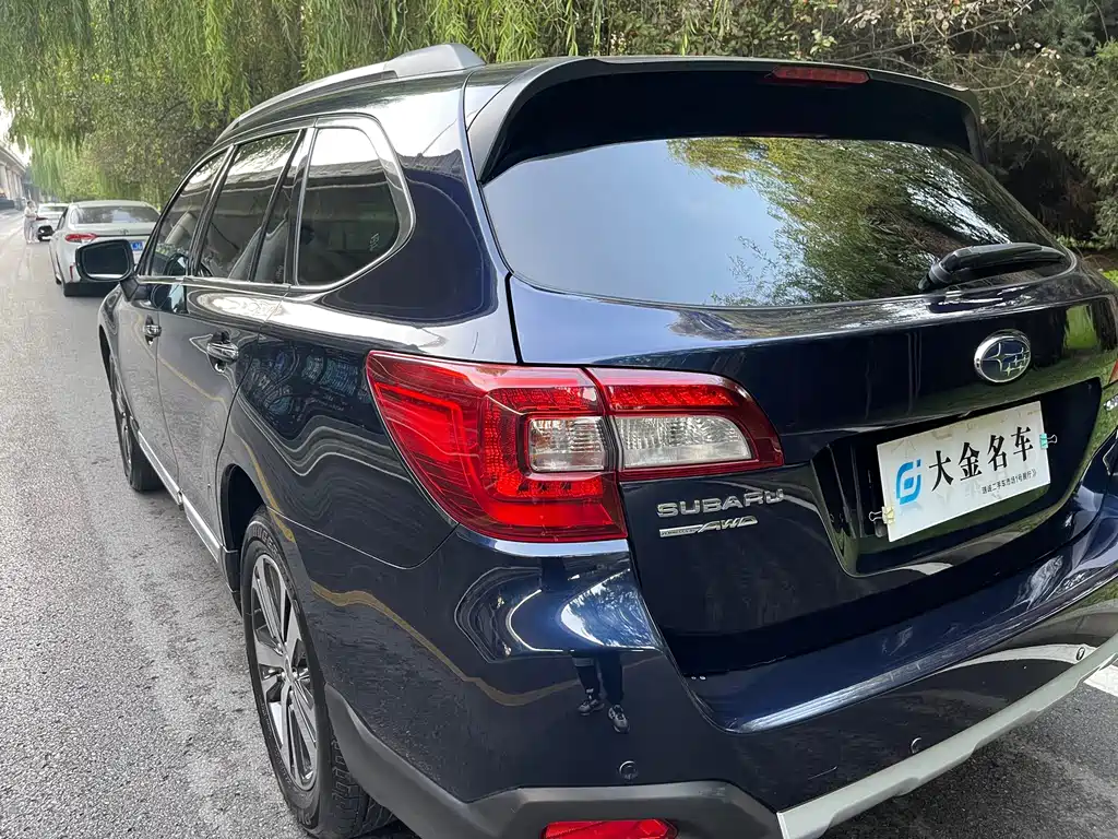 Subaru Outback — фото 15