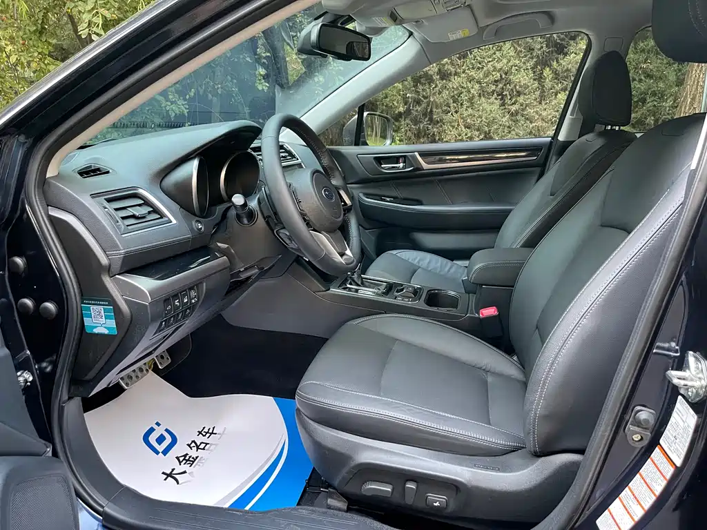 Subaru Outback — фото 9