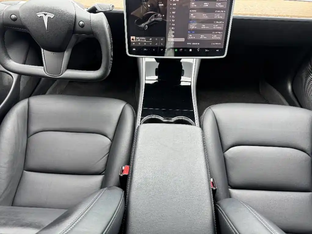 Tesla Model 3 — фото 8