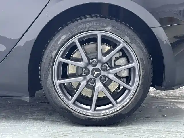Tesla Model 3 — фото 17