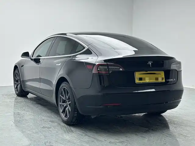 Tesla Model 3 — фото 5