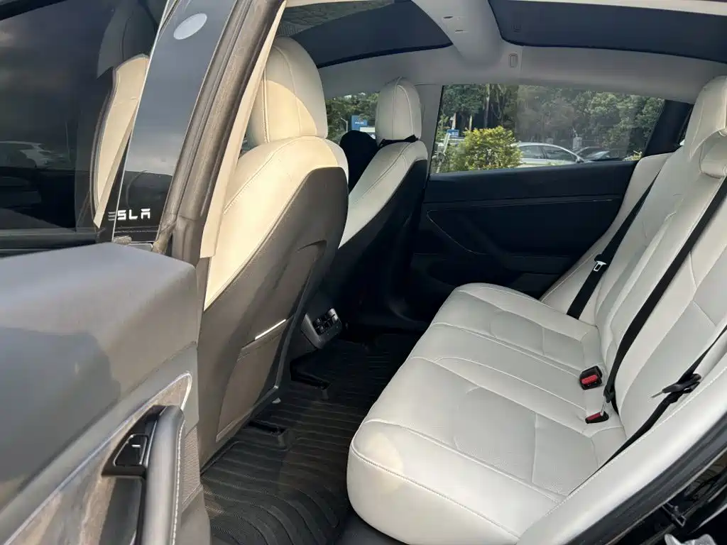 Tesla Model 3 — фото 9