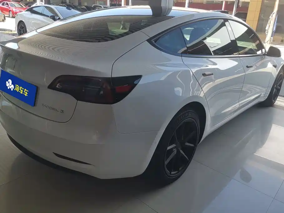 Tesla Model 3 — фото 3