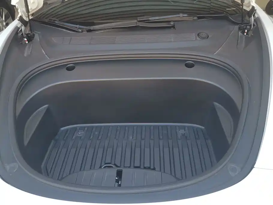 Tesla Model 3 — фото 10