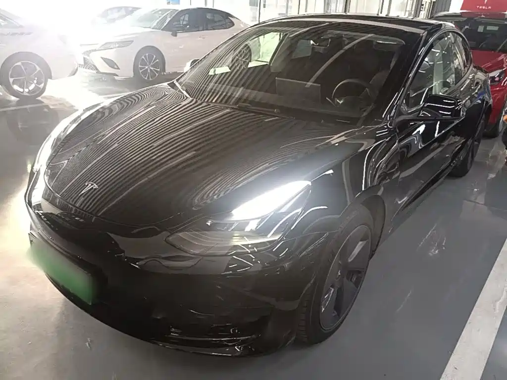 Tesla Model 3 — фото 2