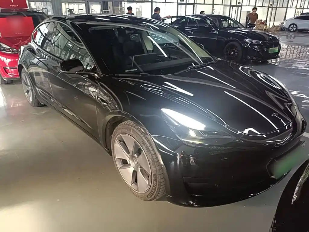 Tesla Model 3 — фото 4