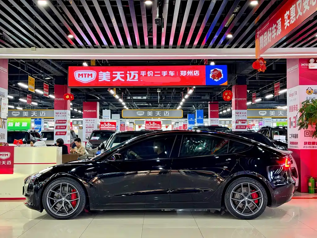 Tesla Model 3 — фото 5